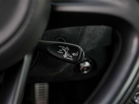 Used 2018 McLaren 720S image 22