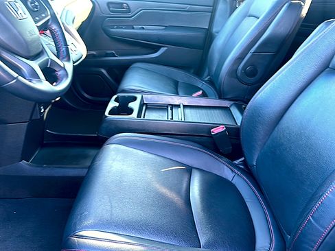 Used 2023 Honda Odyssey Sport image 13
