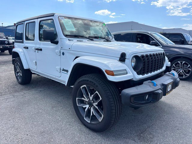 Used 2024 Jeep Wrangler Unlimited AWD/4WD image 3