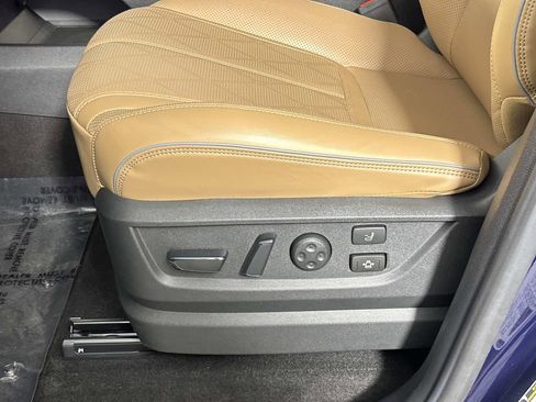 New 2025 INFINITI QX80 Sensory image 15