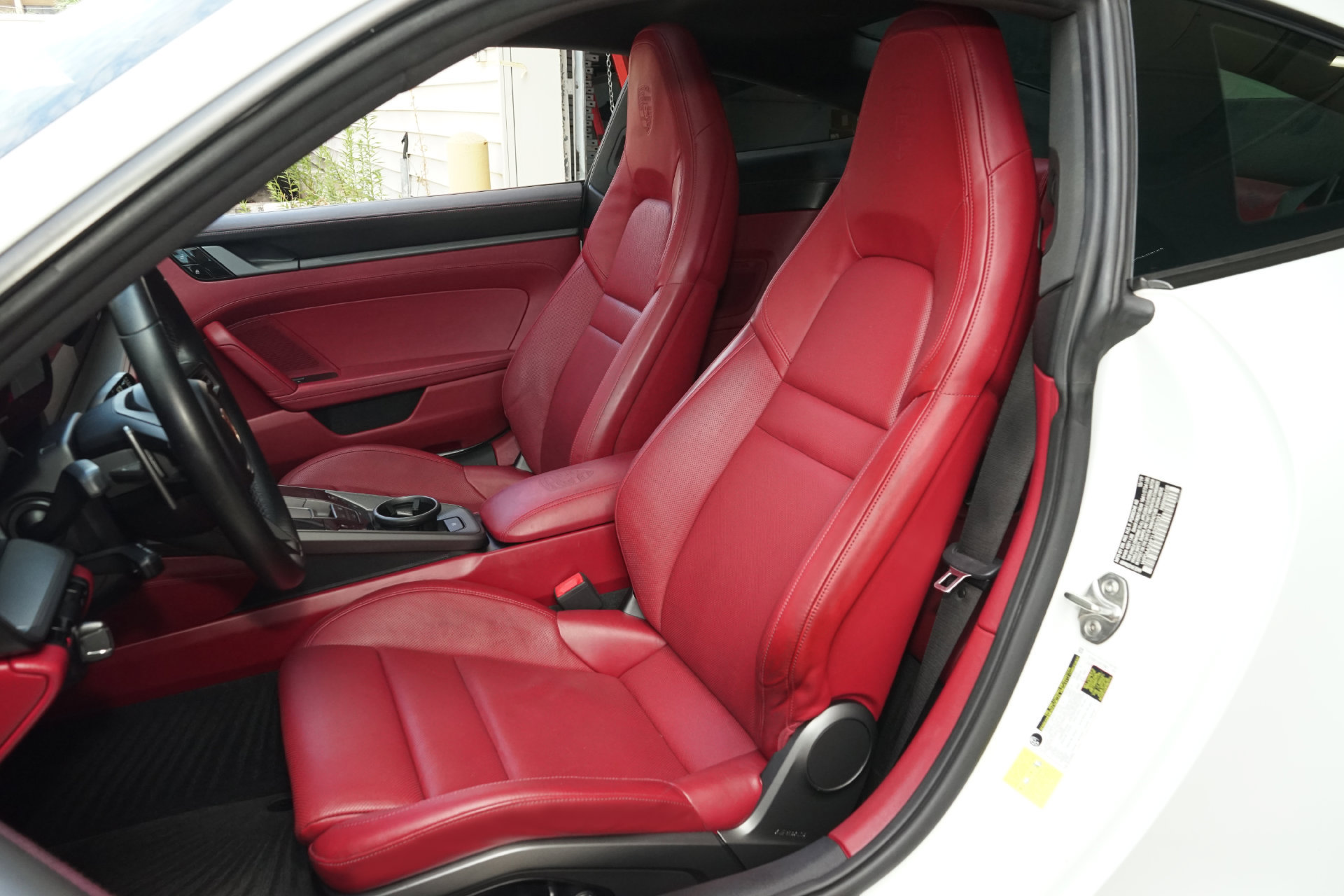 Used 2020 Porsche 911 Carrera RWD image 3