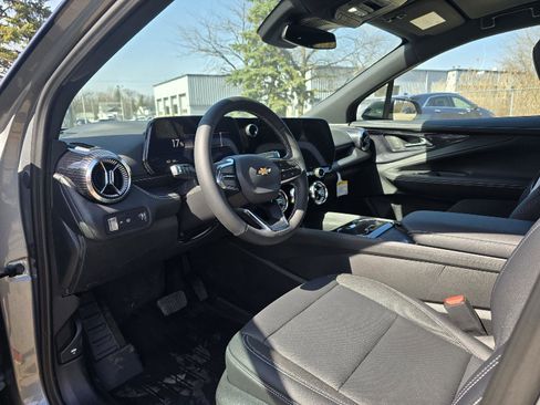 New 2025 Chevrolet Blazer EV LT image 13