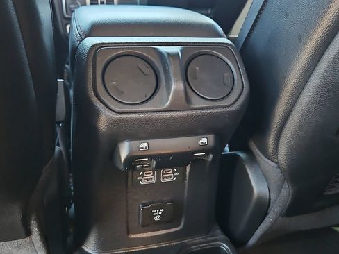 Used 2023 Jeep Gladiator Rubicon w/ Cold Weather Group AWD/4WD image 19