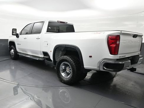 Used 2024 Chevrolet Silverado 3500 LT w/ Convenience Package AWD/4WD image 3