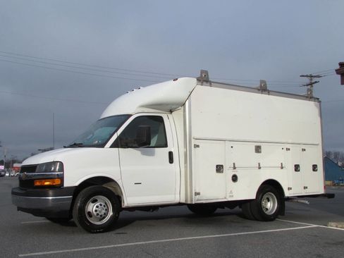 Used 2020 Chevrolet Express 3500 w/ Power Convenience Package image 4