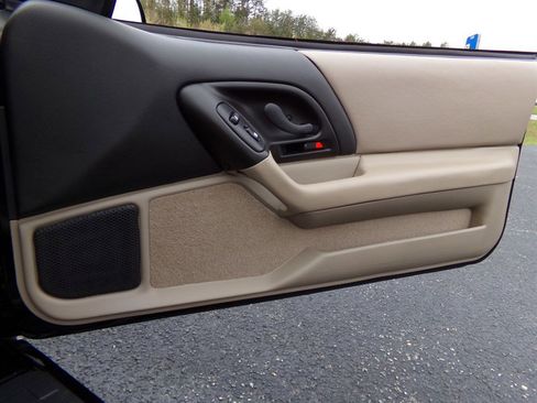 Used 2002 Chevrolet Camaro Z28 image 21