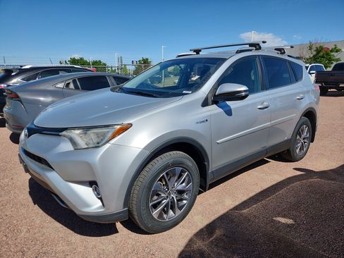 Used 2016 Toyota RAV4 XLE AWD/4WD image 2