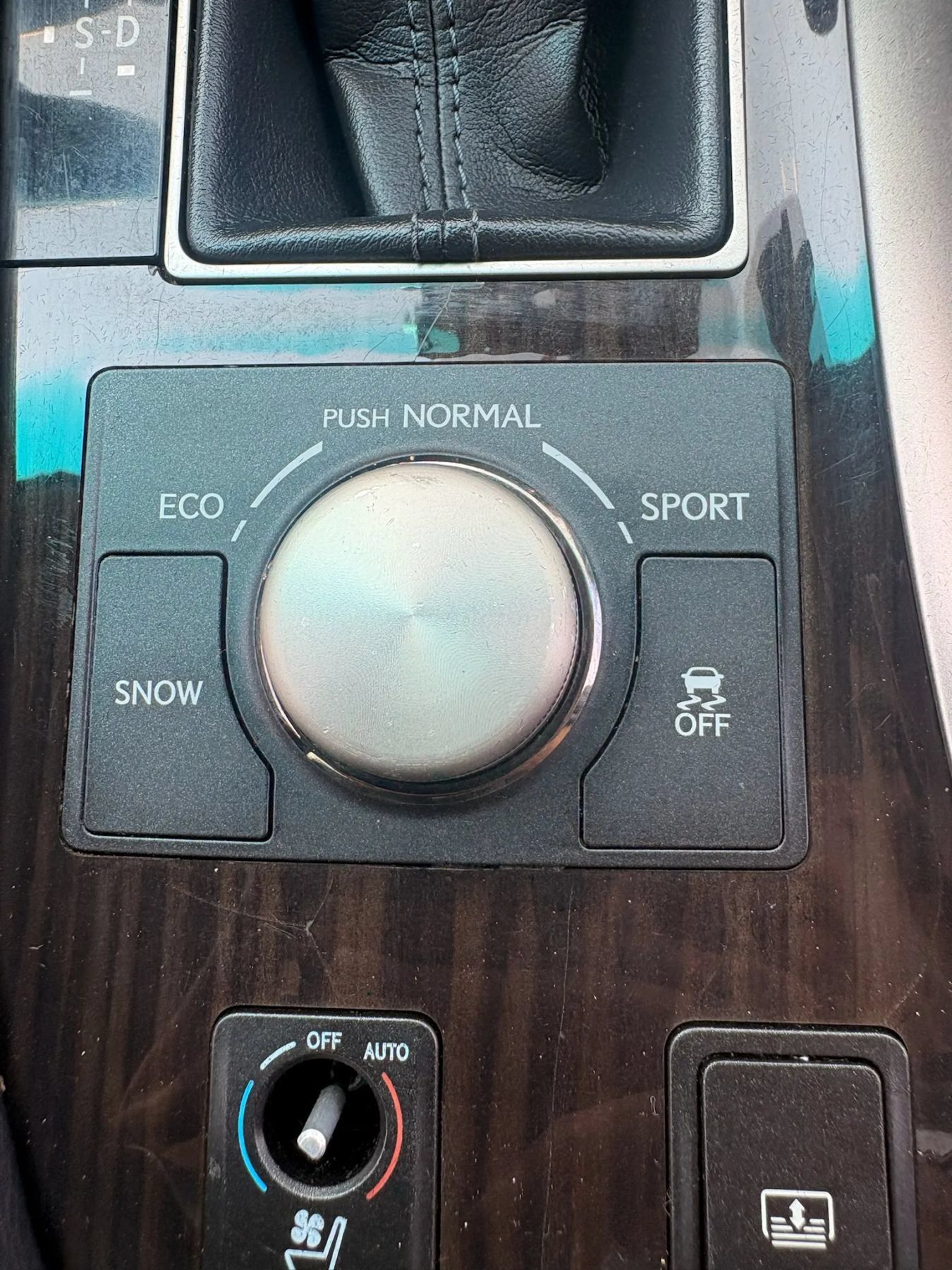 Used 2013 Lexus LS 460 AWD w/ Comfort Pkg image 33