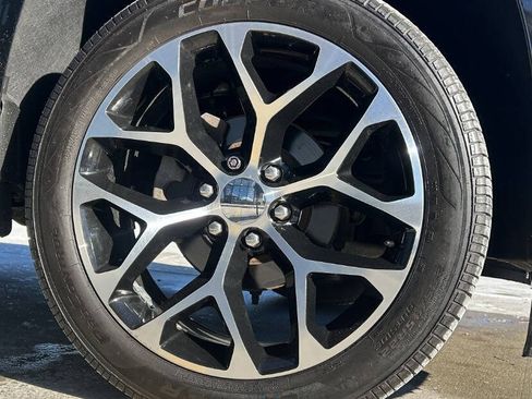 Used 2017 Chevrolet Suburban Premier image 46