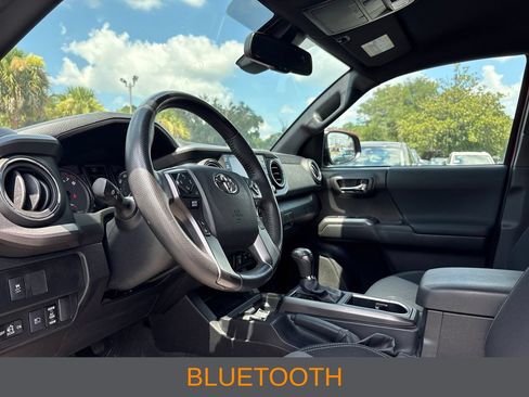 Used 2022 Toyota Tacoma TRD Off-Road w/ Technology Package RWD image 5
