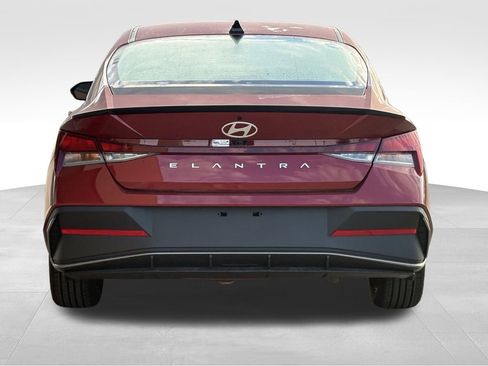 New 2025 Hyundai Elantra Sport image 5