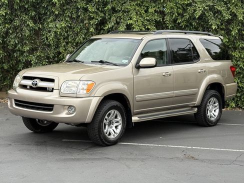Used 2005 Toyota Sequoia Limited AWD/4WD image 4