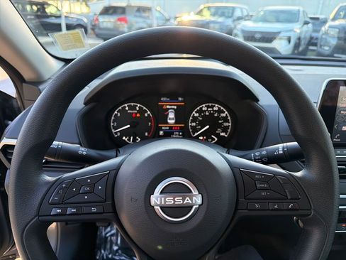 Used 2025 Nissan Altima 2.5 S image 17