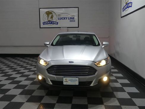 Used 2016 Ford Fusion Titanium AWD/4WD image 2