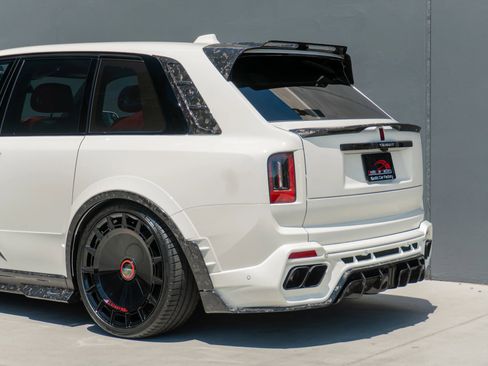 Used 2026 Rolls-Royce Cullinan AWD/4WD image 39