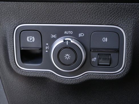 Certified 2023 Mercedes-Benz GLB 35 AMG 4MATIC image 24