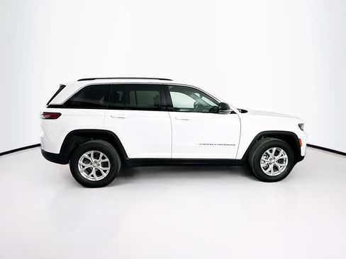 Used 2023 Jeep Grand Cherokee Limited AWD/4WD image 10