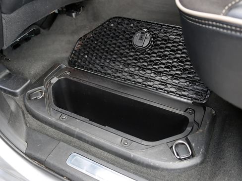 Used 2019 RAM 1500 Laramie w/ Sport Appearance Package AWD/4WD image 28