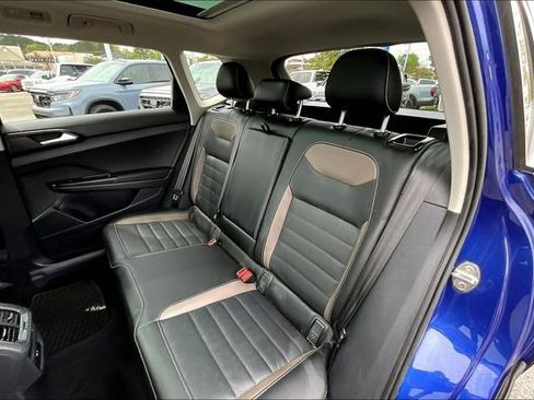 Used 2022 Volkswagen Taos SEL image 19