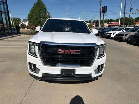 Used 2022 GMC Yukon XL SLE w/ Gmc Pro Safety Plus Package AWD/4WD image 3