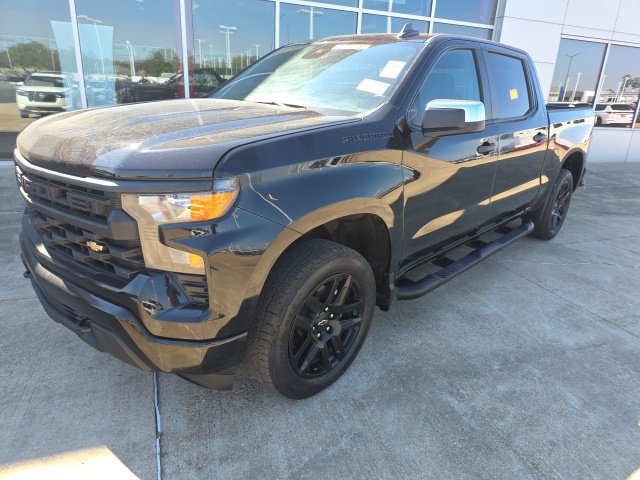 Used 2024 Chevrolet Silverado 1500 Custom w/ Turbomax Blackout Package AWD/4WD image 3