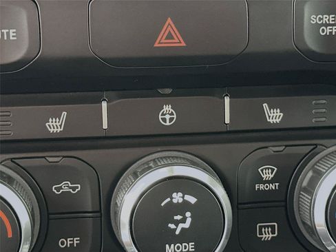 Used 2020 RAM 1500 Big Horn AWD/4WD image 16