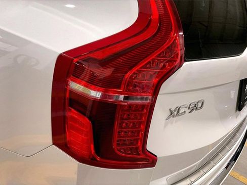 Used 2022 Volvo XC90 T6 Inscription w/ Climate Package image 31