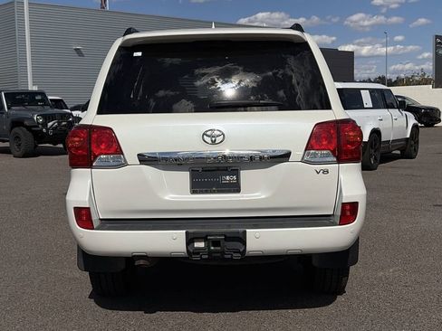 Used 2013 Toyota Land Cruiser image 29