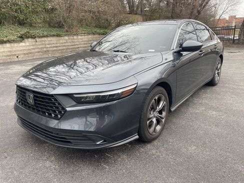 Used 2023 Honda Accord EX image 6