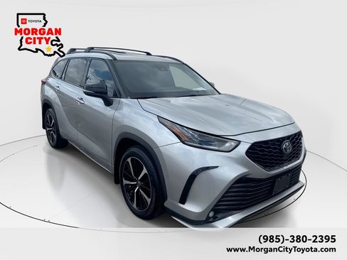 Used 2022 Toyota Highlander XSE AWD/4WD image 1