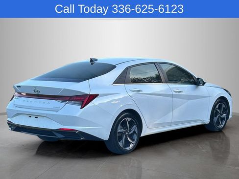 Used 2022 Hyundai Elantra Limited FWD image 5