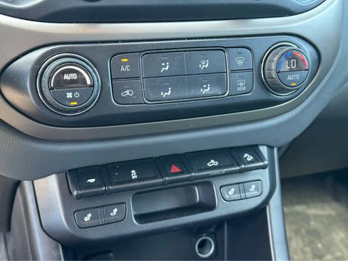 Used 2016 Chevrolet Colorado Z71 AWD/4WD image 16