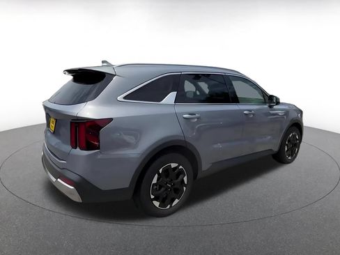 Used 2024 Kia Sorento S FWD image 15