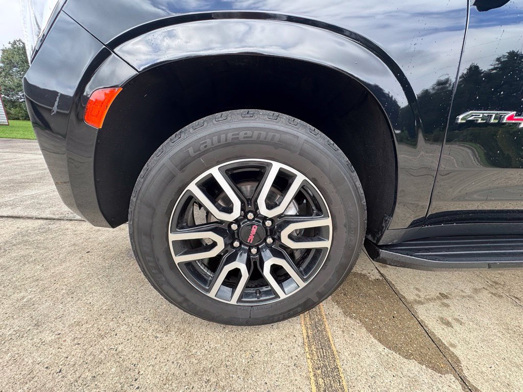 Used 2021 GMC Yukon XL AT4 w/ Technology Package AWD/4WD image 10