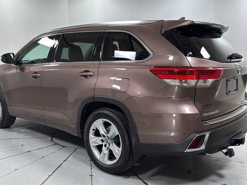 Used 2017 Toyota Highlander Limited image 7