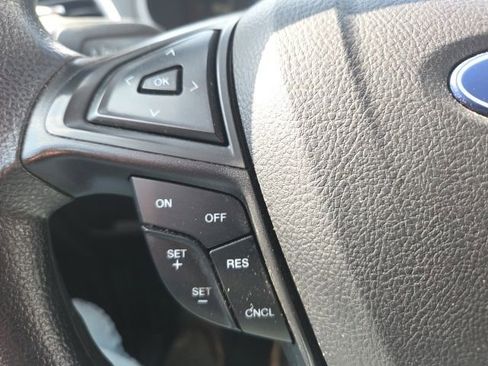 Used 2022 Ford Edge SE image 37