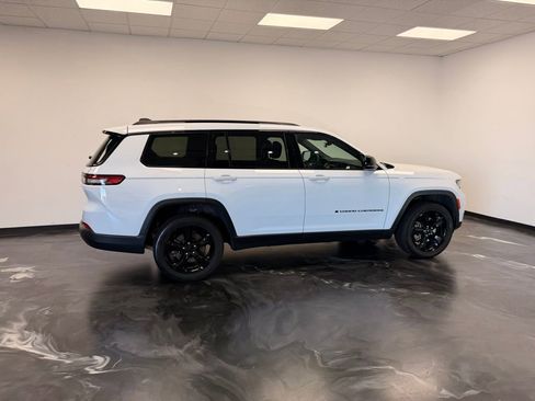 Used 2025 Jeep Grand Cherokee L Altitude RWD image 10