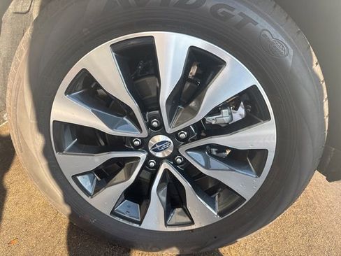 Used 2025 Subaru Outback Touring image 9