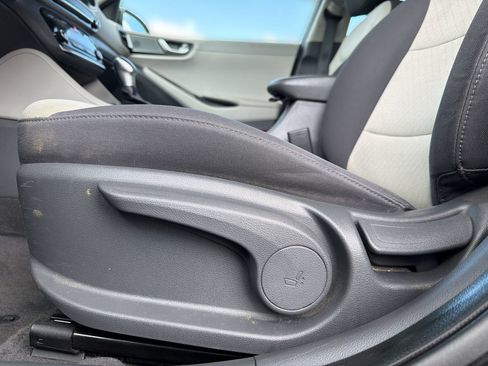 Used 2019 Hyundai Ioniq Plug-In Hybrid FWD image 13