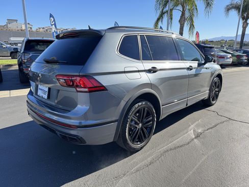 Used 2022 Volkswagen Tiguan SE R-Line image 10