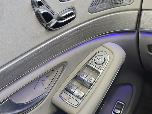 Used 2016 Mercedes-Benz S 550 Sedan image 25