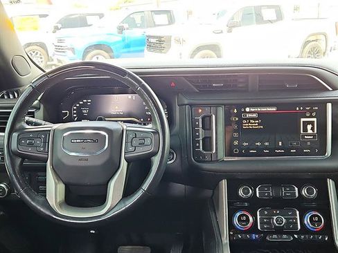 Used 2023 GMC Yukon Denali w/ Denali Reserve Package RWD image 11