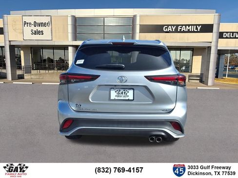 Used 2024 Toyota Highlander XSE FWD image 19