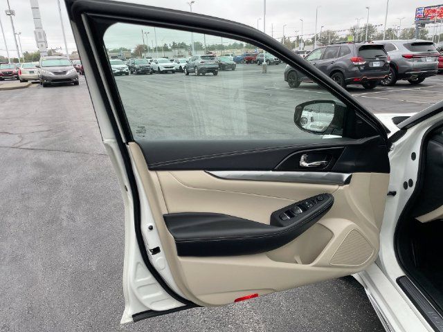 Used 2020 Nissan Maxima 3.5 SV w/ Floor Mat Group FWD image 9