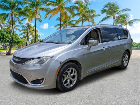 Used 2019 Chrysler Pacifica Limited FWD image 7
