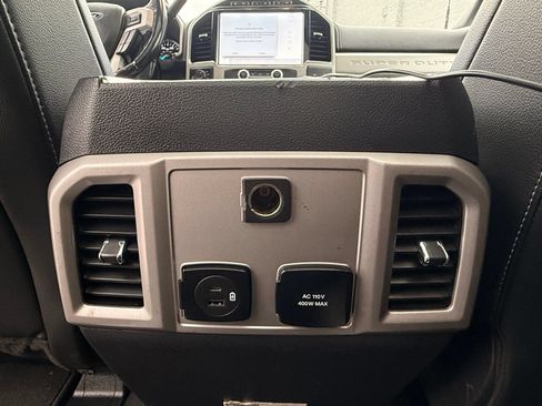 Used 2022 Ford F250 Lariat w/ Lariat Ultimate Package AWD/4WD image 21