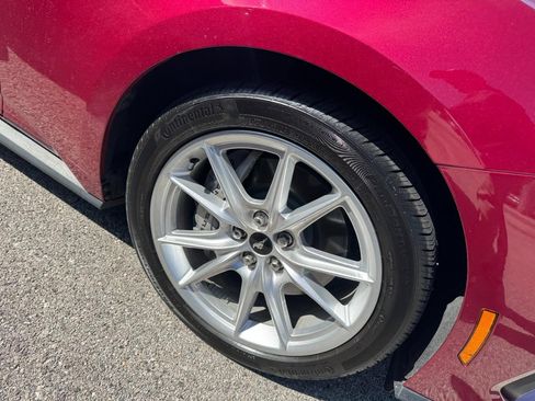 Used 2025 Ford Mustang GT Premium image 10