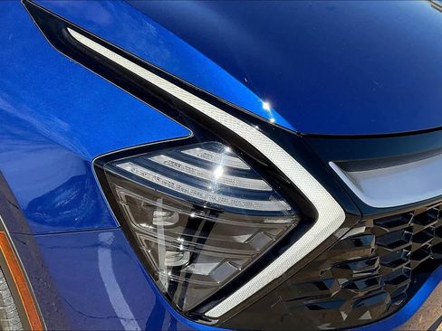 Certified 2025 Kia Sportage EX image 30