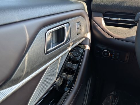 New 2026 Ford Explorer Platinum RWD image 28