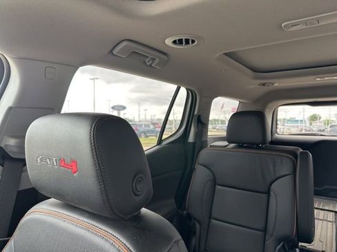 Used 2023 GMC Acadia AT4 w/ Technology Package AWD/4WD image 4